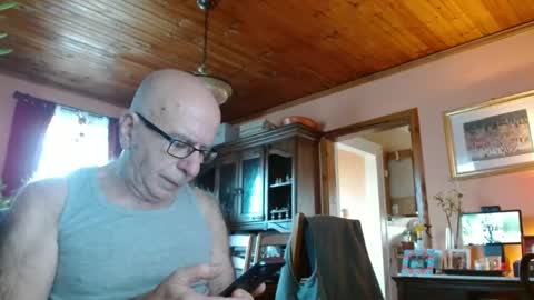 Snapshot of mauriceandre chatting on 02/18/25, 02:27 Maurice online show from 02/18/25, 02:27