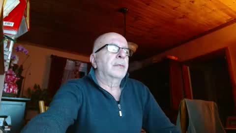 Snapshot of mauriceandre chatting on 03/01/25, 09:51 Maurice online show from 03/01/25, 09:51