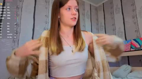Snapshot of maurineneverman chatting on 04/11/26, 08:51 Lucy online show from 04/11/26, 08:51