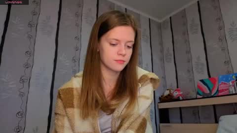 Snapshot of maurineneverman chatting on 04/18/26, 08:07 Lucy online show from 04/18/26, 08:07