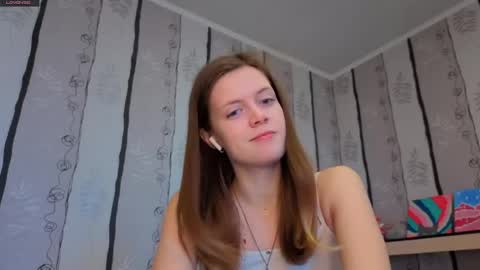 Snapshot of maurineneverman chatting on 05/05/26, 08:11 Lucy online show from 05/05/26, 08:11