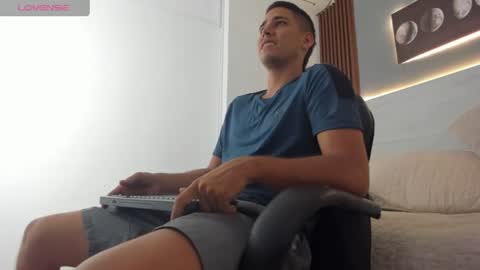 Snapshot of mauro_boy chatting on 06/11/26, 07:34 mauro_boy online show from 06/11/26, 07:34