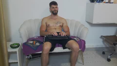 mauro_real_man online show from 07/07/26, 08:02