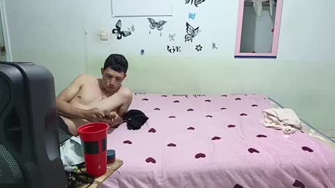 Snapshot of mauroluxandra chatting on 02/23/25, 02:40 mauroluxandra online show from 02/23/25, 02:40