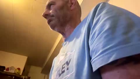 Snapshot of maverick7000 chatting on 11/21/25, 04:44 maverick7000 online show from 11/21/25, 04:44