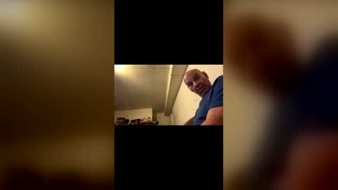 Snapshot of maverick7000 chatting on 11/25/25, 04:45 maverick7000 online show from 11/25/25, 04:45