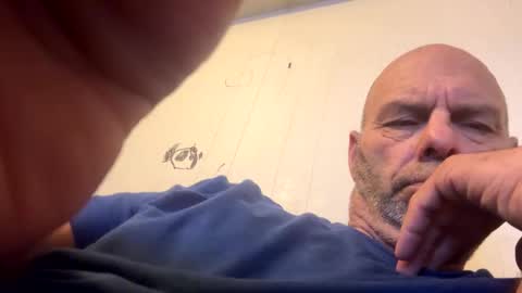 Snapshot of maverick7000 chatting on 12/15/25, 03:16 maverick7000 online show from 12/15/25, 03:16