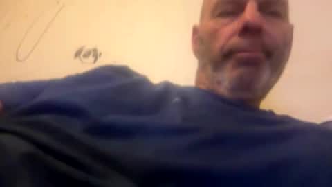 Snapshot of maverick7000 chatting on 12/16/25, 07:35 maverick7000 online show from 12/16/25, 07:35