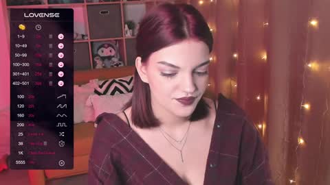 Snapshot of mavis_crystal chatting on 12/12/24, 10:09 Mavis online show from 12/12/24, 10:09