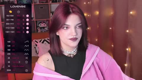 Snapshot of mavis_crystal chatting on 12/13/24, 09:52 Mavis online show from 12/13/24, 09:52