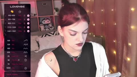 Snapshot of mavis_crystal chatting on 12/14/24, 10:39 Mavis online show from 12/14/24, 10:39