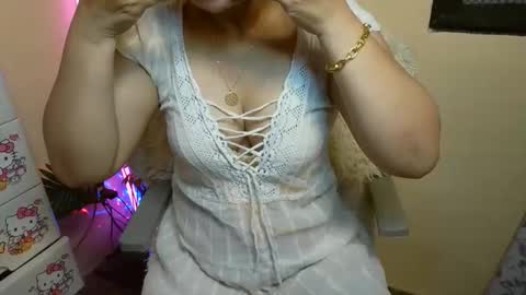 Snapshot of mawi24 chatting on 04/25/26, 12:19 Mau online show from 04/25/26, 12:19