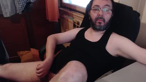 Snapshot of max818k chatting on 09/21/25, 05:53 Max online show from 09/21/25, 05:53