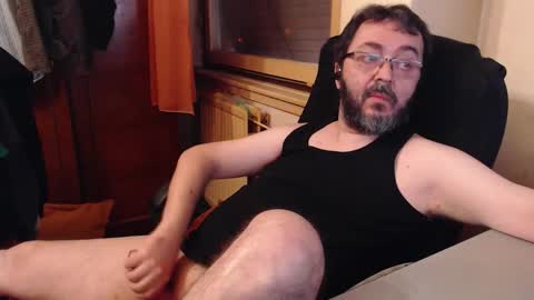 Snapshot of max818k chatting on 10/14/25, 07:20 Max online show from 10/14/25, 07:20