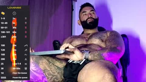 max__prada online show from 10/13/25, 02:11