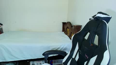 max_love25 online show from 10/26/25, 06:14