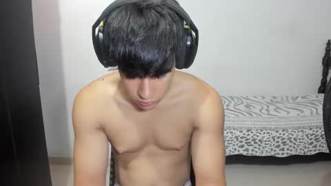 Max online show from 11/08/25, 12:27