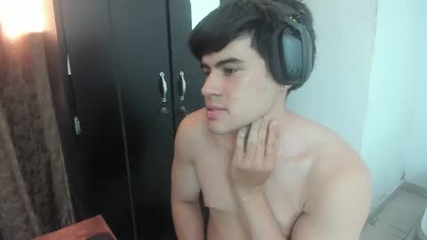 Max online show from 08/03/26, 04:33