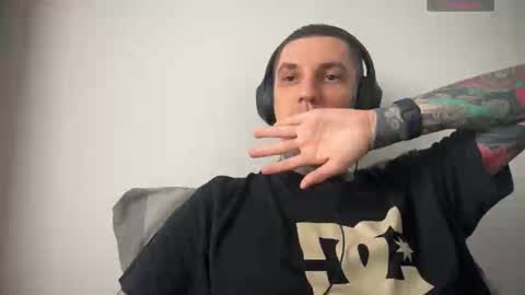 Snapshot of max_reaves chatting on 02/26/25, 10:26 online show from 02/26/25, 10:26