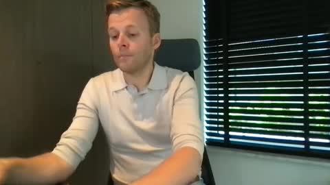 Max take off clothes online show from 09/18/25, 07:10