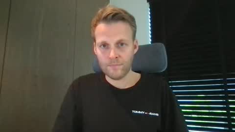 Max take off clothes online show from 10/14/25, 08:26