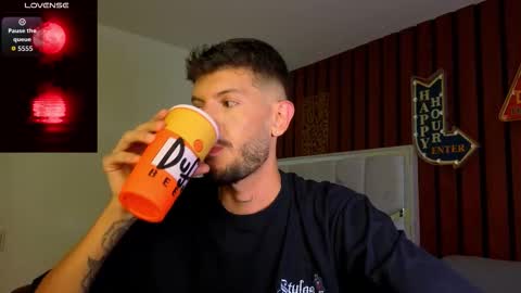 Snapshot of max_tayloor chatting on 11/07/25, 12:43 Max Taylor online show from 11/07/25, 12:43