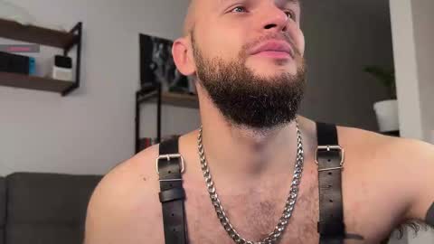 Snapshot of max_tesao chatting on 10/15/25, 10:26 Max online show from 10/15/25, 10:26