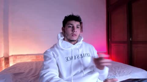 max_valiant1 online show from 11/14/25, 07:01