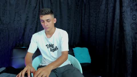 MAX     online show from 12/22/24, 09:22