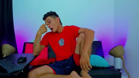 MAX     online show from 11/07/25, 08:25