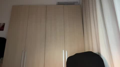 Snapshot of maxbillo chatting on 07/16/26, 10:49 maxbillo online show from 07/16/26, 10:49