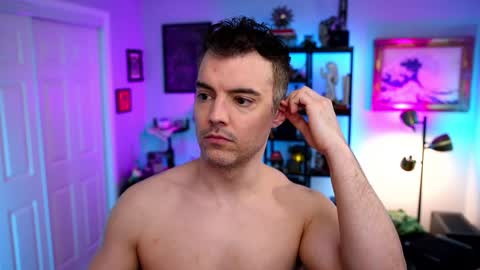 Snapshot of maxhughes chatting on 04/05/26, 03:47 Max Hughes online show from 04/05/26, 03:47