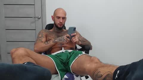 Snapshot of maxi_foxxx chatting on 10/09/25, 07:17 Maximus Fox online show from 10/09/25, 07:17