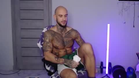 Maximus Fox online show from 11/10/25, 05:12