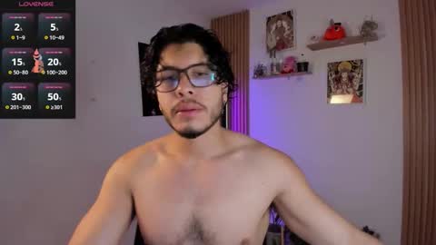 Snapshot of maxifit_ chatting on 09/20/25, 10:16 Mikael online show from 09/20/25, 10:16