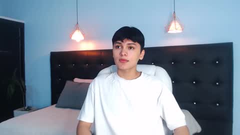 Snapshot of maxii18_ chatting on 10/17/25, 11:57 -- -- online show from 10/17/25, 11:57