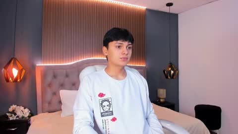 Snapshot of maxii18_ chatting on 10/18/25, 12:06 -- -- online show from 10/18/25, 12:06