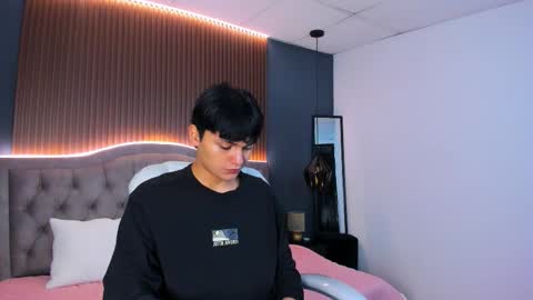 Snapshot of maxii18_ chatting on 10/21/25, 11:55 -- -- online show from 10/21/25, 11:55