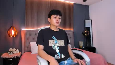 Snapshot of maxii18_ chatting on 10/23/25, 12:15 -- -- online show from 10/23/25, 12:15