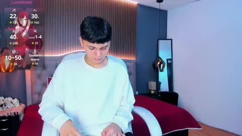 Snapshot of maxii18_ chatting on 10/30/25, 07:25 -- -- online show from 10/30/25, 07:25