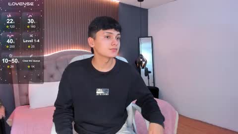 Snapshot of maxii18_ chatting on 11/08/25, 07:23 -- -- online show from 11/08/25, 07:23