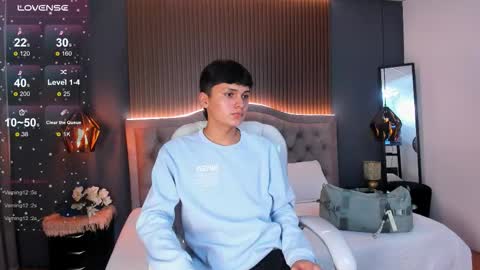 Snapshot of maxii18_ chatting on 11/11/25, 07:14 -- -- online show from 11/11/25, 07:14