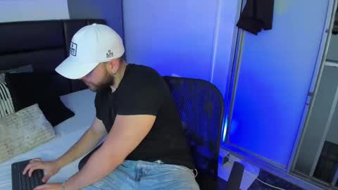 Maximo Wolf online show from 02/21/25, 02:50