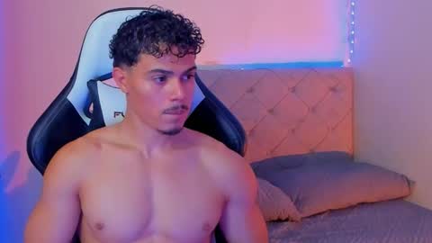 Snapshot of maxiimus__ chatting on 09/23/25, 01:30 Maximus online show from 09/23/25, 01:30