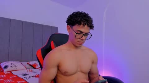 Snapshot of maxiimus__ chatting on 10/23/25, 03:17 Maximus online show from 10/23/25, 03:17