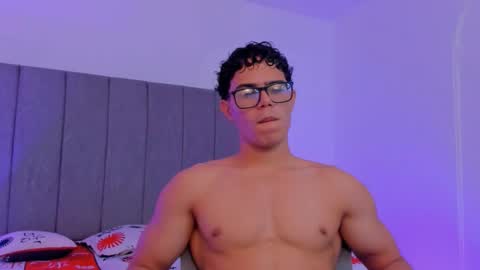 Snapshot of maxiimus__ chatting on 10/24/25, 06:32 Maximus online show from 10/24/25, 06:32