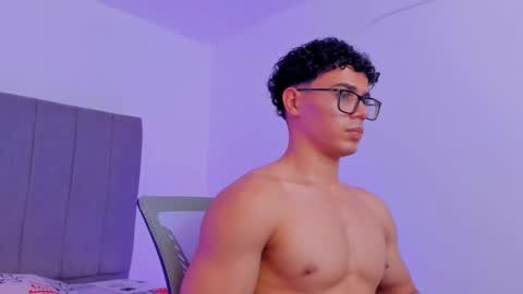 Snapshot of maxiimus__ chatting on 11/01/25, 02:52 Maximus online show from 11/01/25, 02:52