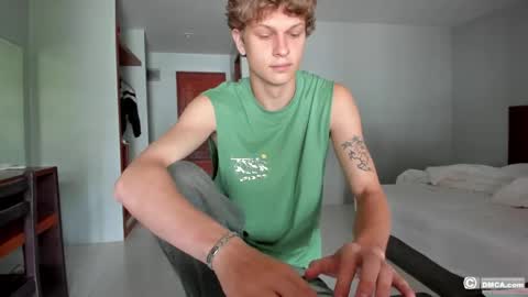 Snapshot of maxim_burn chatting on 04/20/26, 07:55 maxim burn online show from 04/20/26, 07:55