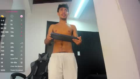 maxi online show from 09/23/25, 03:53