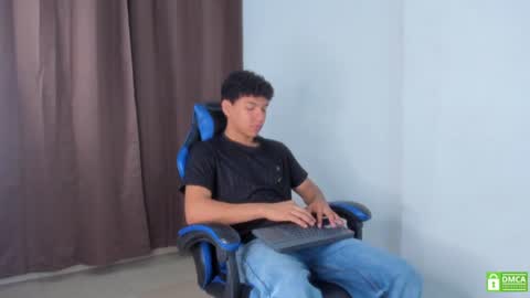 Snapshot of maximiliano_kh4lil chatting on 06/11/26, 12:36 Maximiliano online show from 06/11/26, 12:36